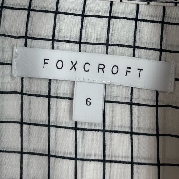 🥑5/$25 Foxcroft Black White Women size 6 Button Front Shirt Grid Pattern - Picture 4 of 5